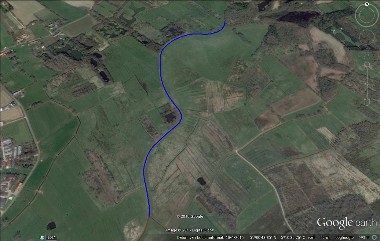 Deelgebied bocht van Laren waar meanders over een lengte van ca. 1,5 km worden ingeschakeld (Foto Google earth 2016).