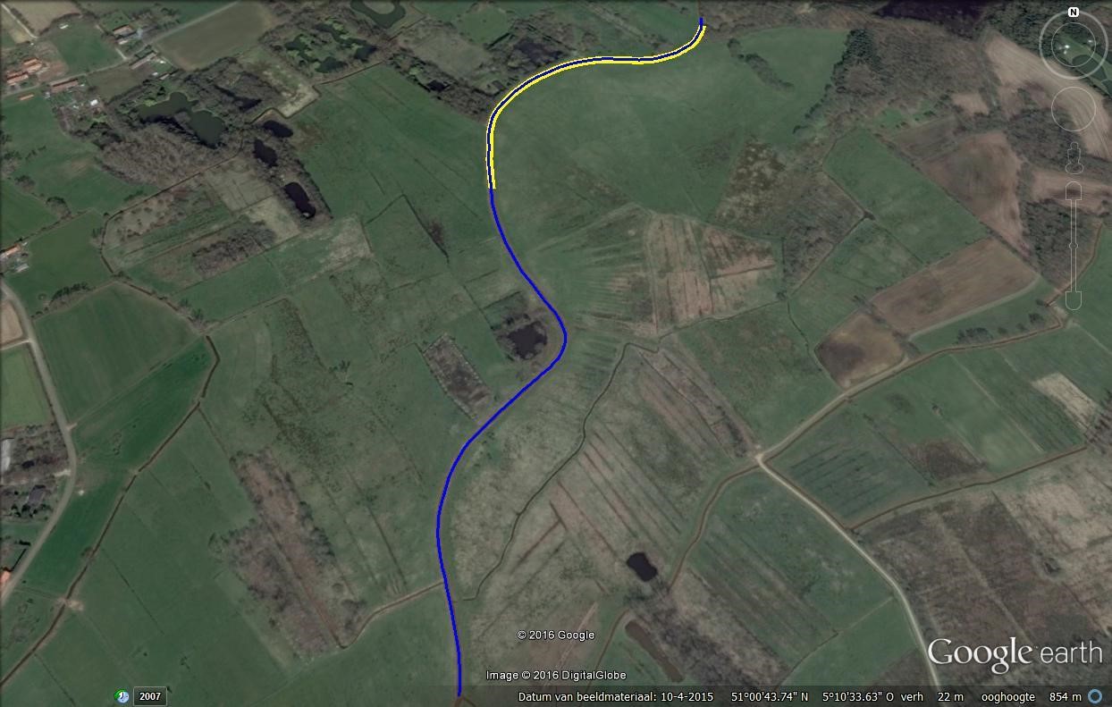 Deelgebied ‘Bocht van Laren’ (blauw) met aanduiding van sectie van 600 meter (geel) (Foto Google earth 2016).