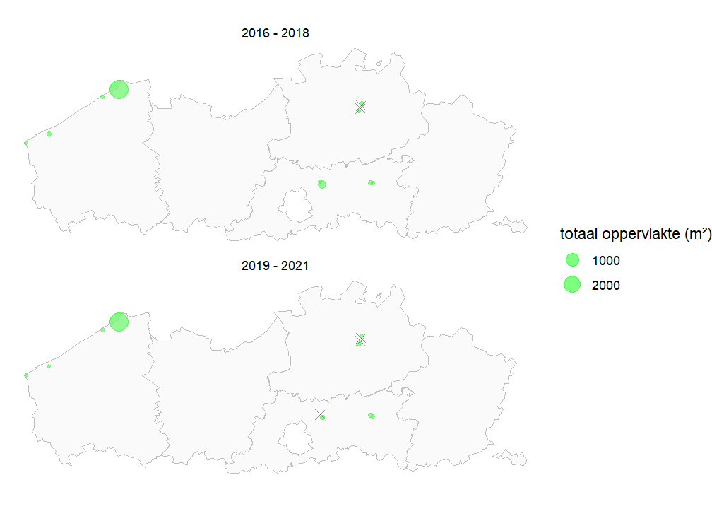 Kaart met totale populatiegrootte van Weegbreefonteinkruid per locatie voor de periode 2016-2018 en 2019-2021. Als een soort niet werd waargenomen, geven we dit weer met een X.