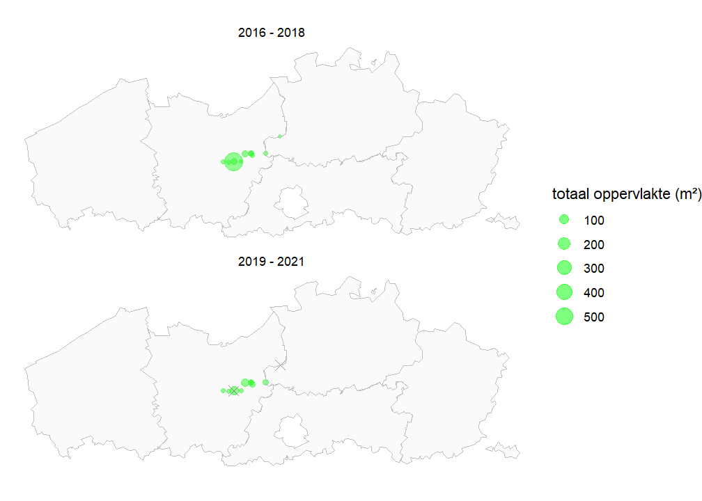 Kaart met totale populatiegrootte van Driekantige bies per locatie voor de periode 2016-2018 en 2019-2021. Als een soort niet werd waargenomen, geven we dit weer met een X.